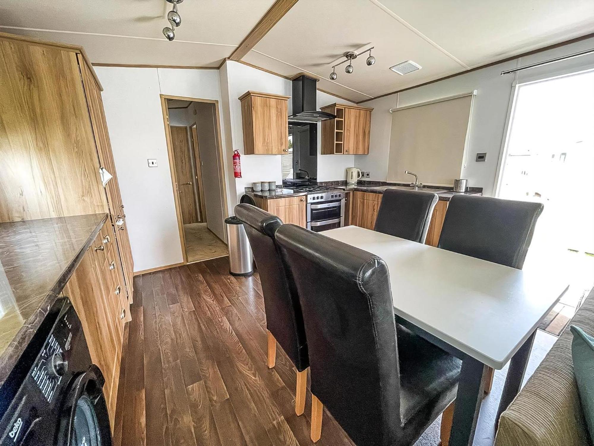 Beautiful Caravan With Decking At Carlton Meres Holiday Park, Suffolk Ref 60022M Saxmundham Exterior foto