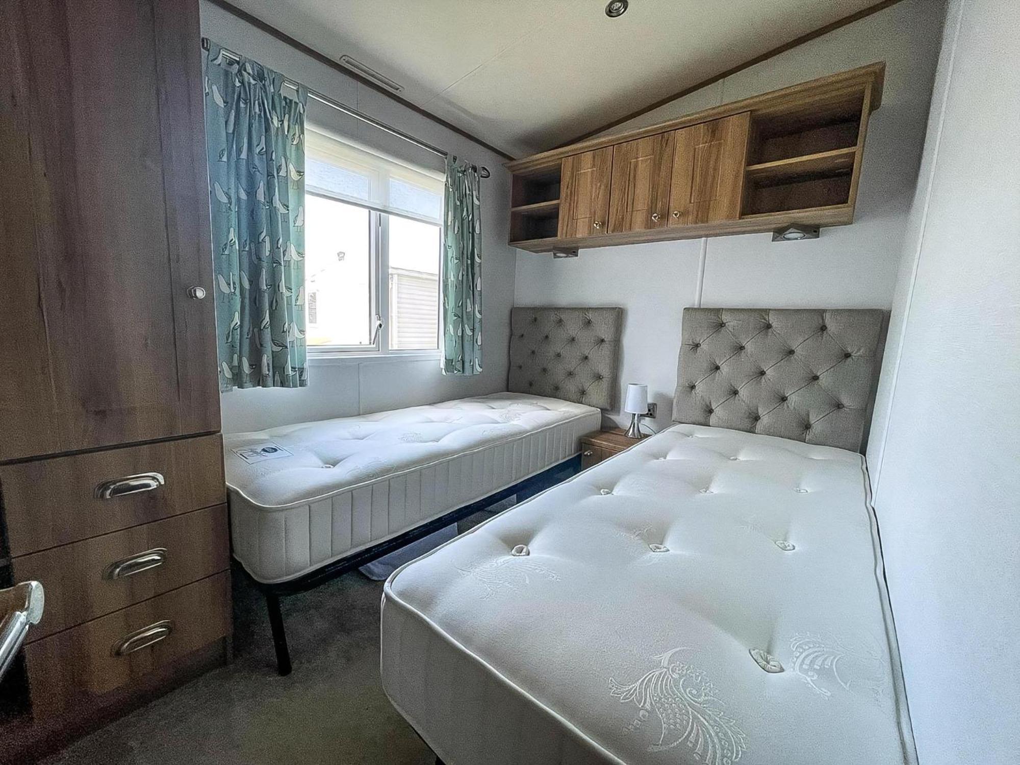 Beautiful Caravan With Decking At Carlton Meres Holiday Park, Suffolk Ref 60022M Saxmundham Exterior foto